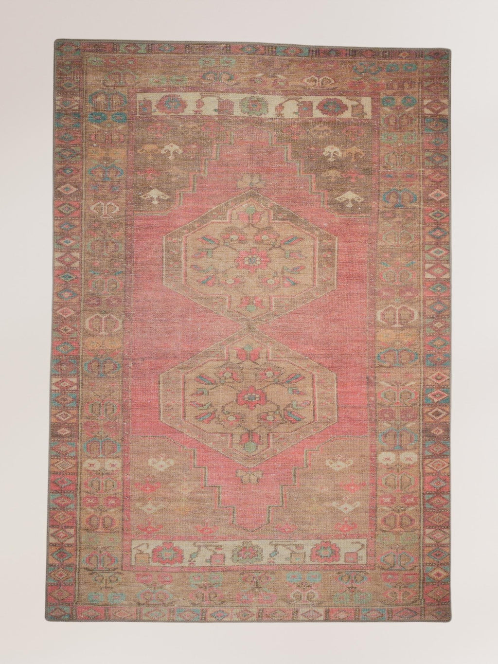Vintage rug Ceren Lomé