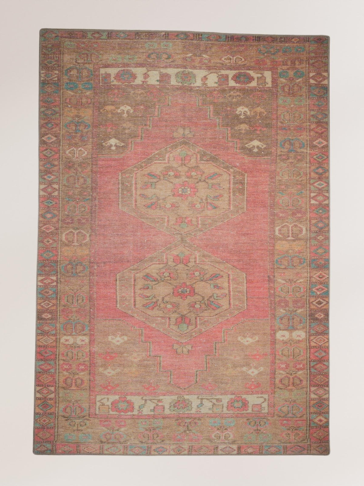 Vintage rug Ceren Lomé