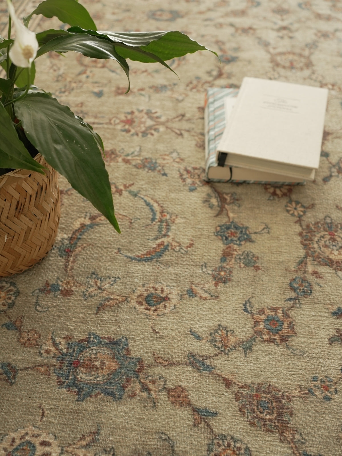 Vintage rug Binnur Vera