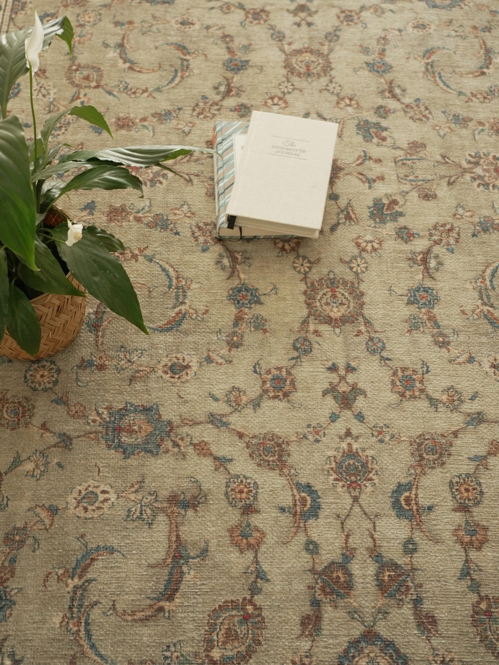 Vintage rug Binnur Vera