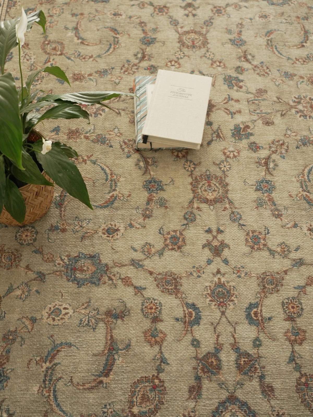 Vintage rug Binnur Vera