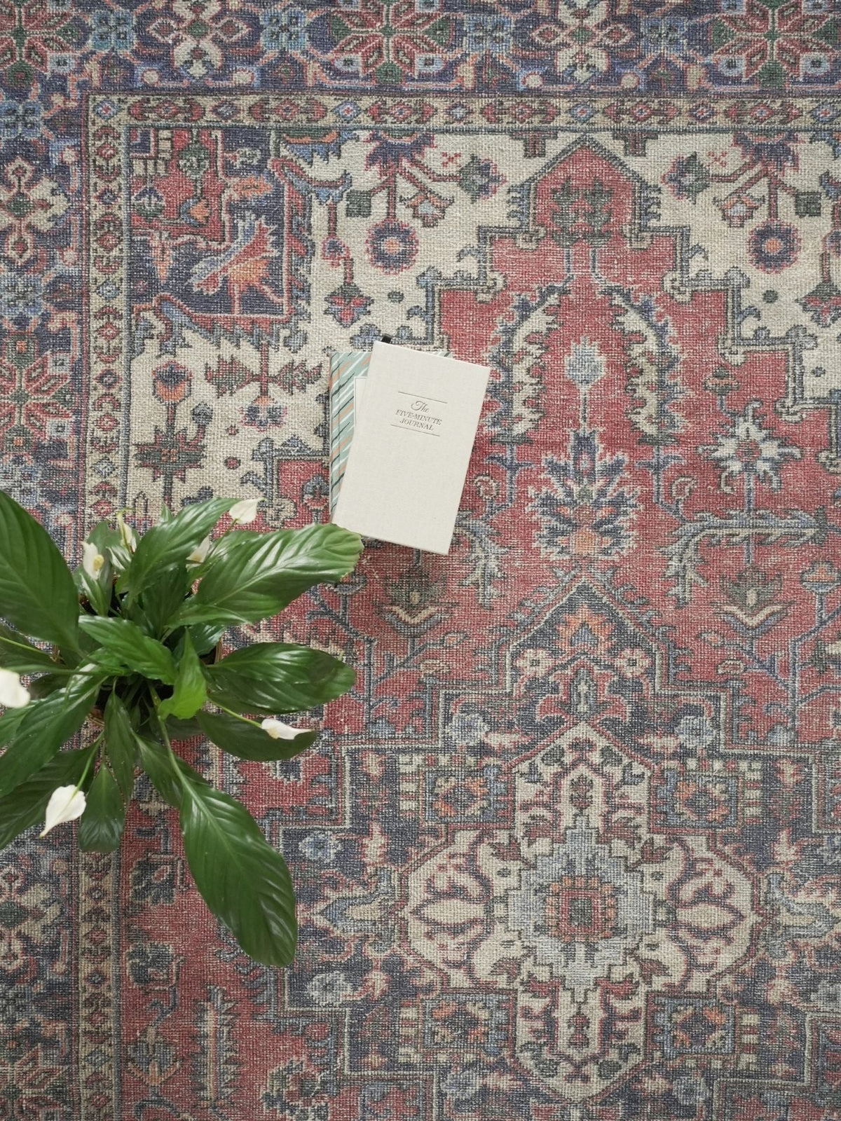 Vintage rug Rengin Vera