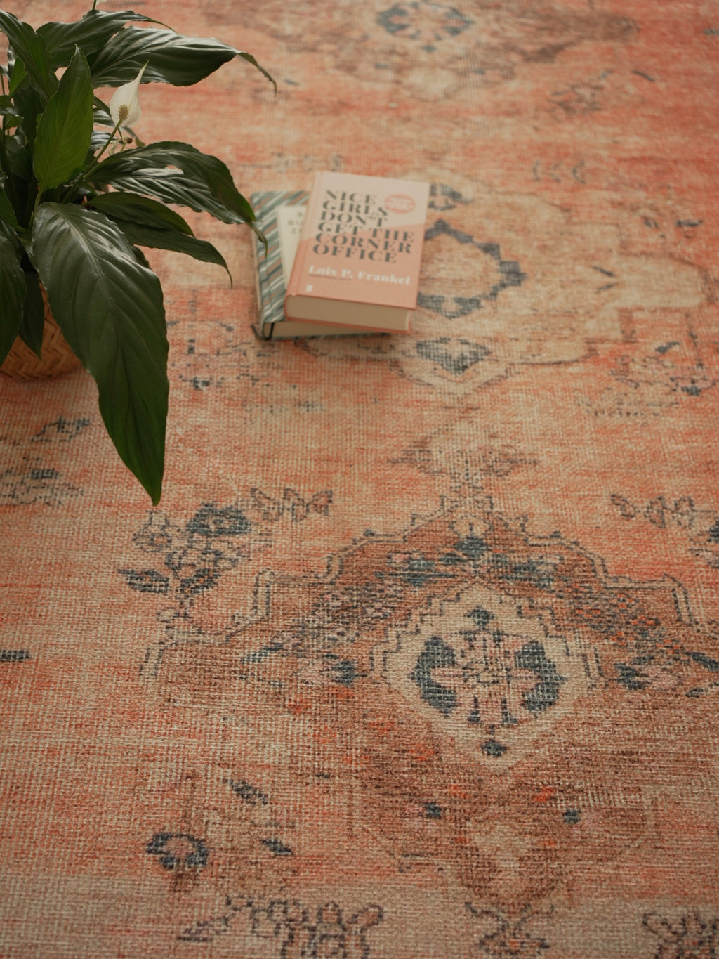 Vintage rug Elmas Vera