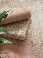 Vintage rug Ozge Lomé