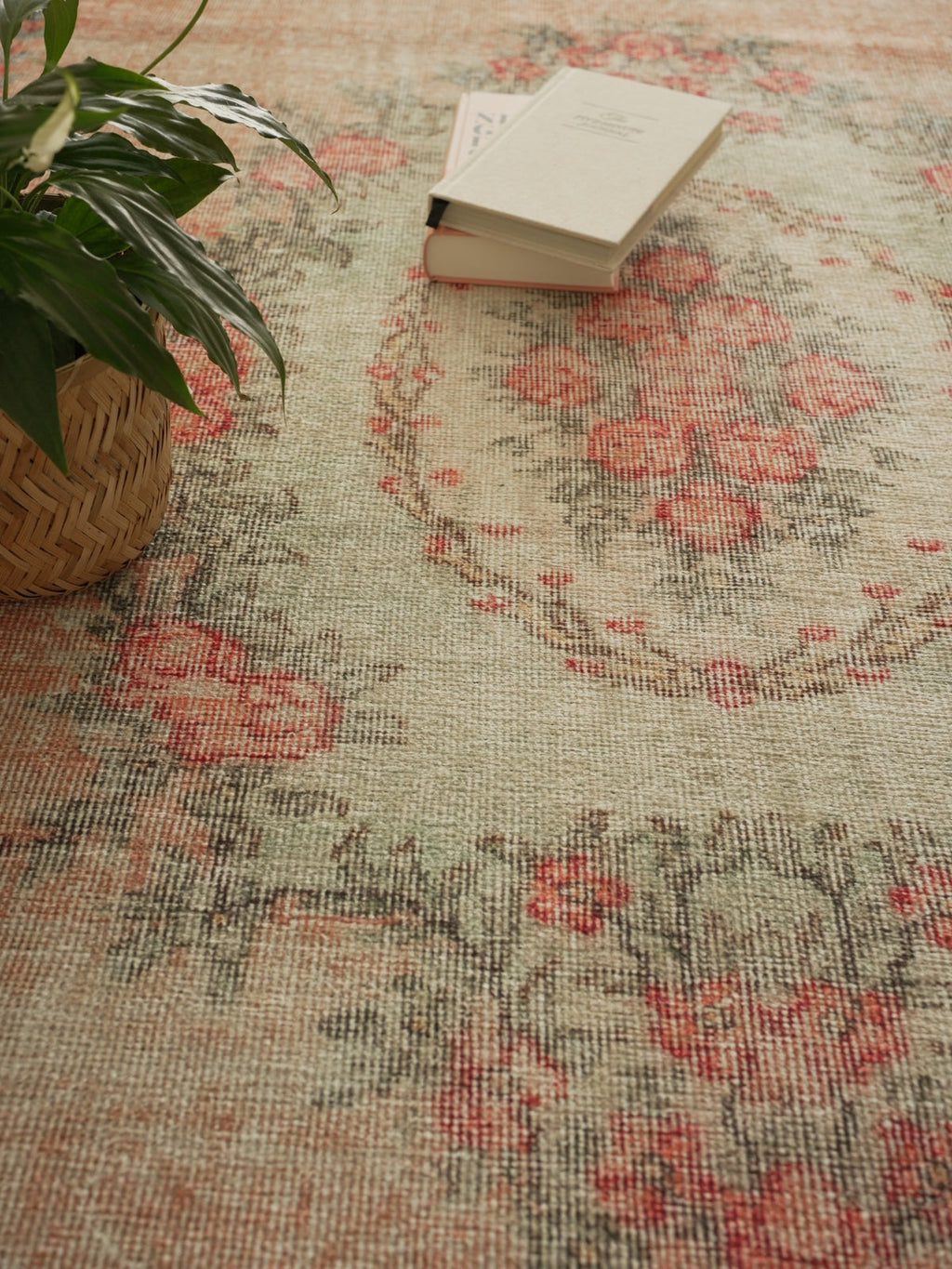 Vintage rug Dilek Vera
