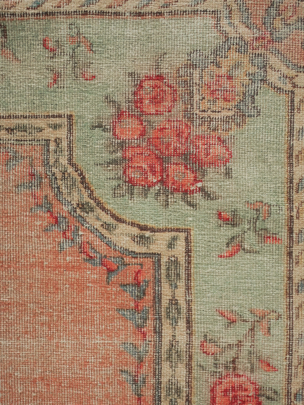 Vintage rug Dilek Vera