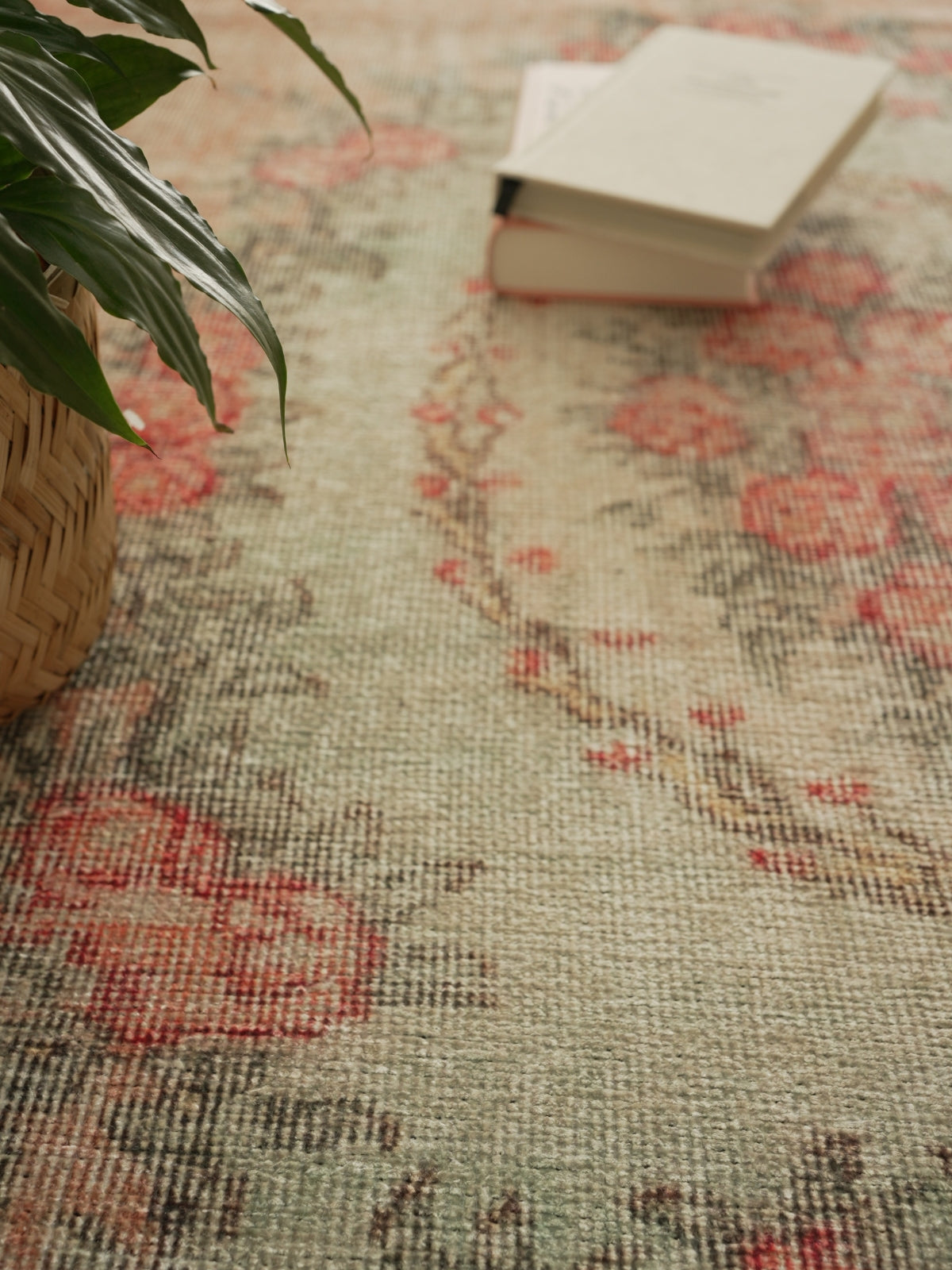 Vintage rug Dilek Vera