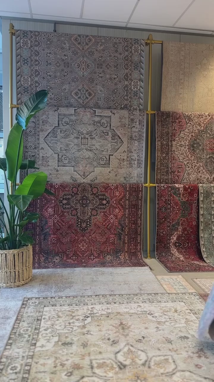 Vintage rug Sevda Lomé